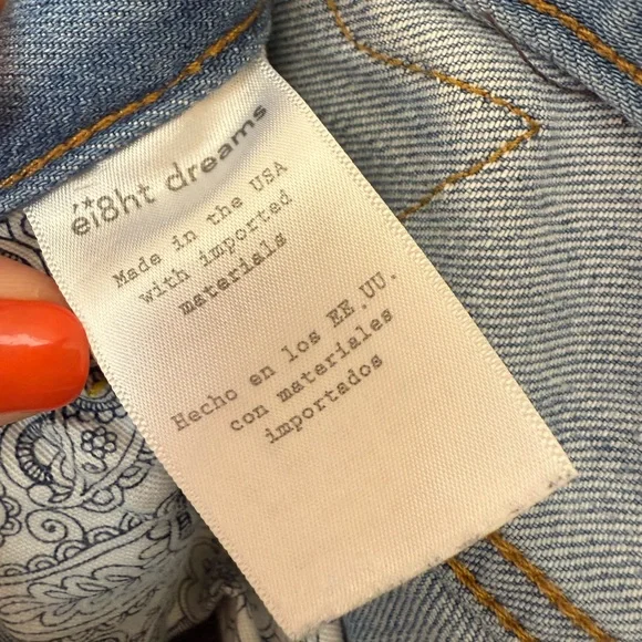 EIGHT DREAMS Star Patch Distressed Jeans. Great straight leg style. - Picture 7 of 8